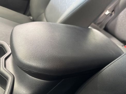 Used 2024 Toyota RAV4 XLE FWD image 28