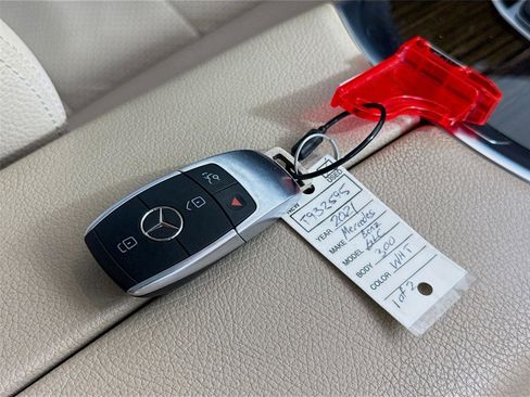 Used 2021 Mercedes-Benz GLC 300 image 23