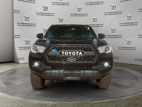 Used 2019 Toyota Tacoma TRD Off-Road image 8