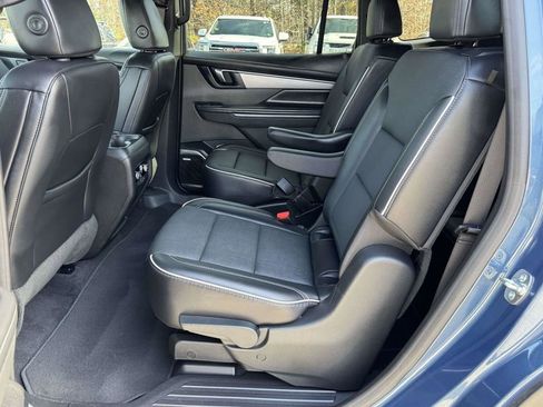Used 2025 Buick Enclave Preferred image 19