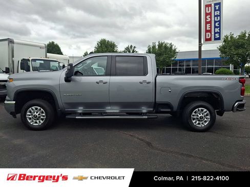 Used 2025 Chevrolet Silverado 2500 LT w/ Convenience Package AWD/4WD image 9