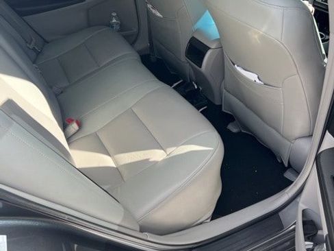 Used 2012 Toyota Camry LE image 5