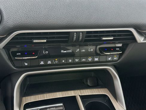 Used 2024 MAZDA CX-90 Plug-In Hybrid w/ Preferred AWD/4WD image 23