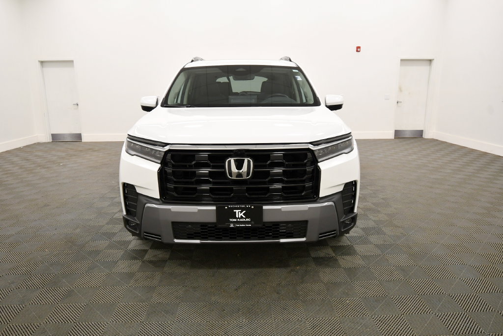 Certified 2026 Honda Pilot Touring image 11