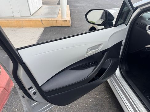 Used 2025 Toyota Corolla LE FWD image 13