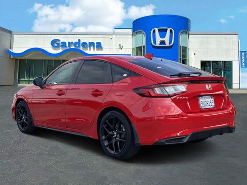 Used 2025 Honda Civic Sport image 4