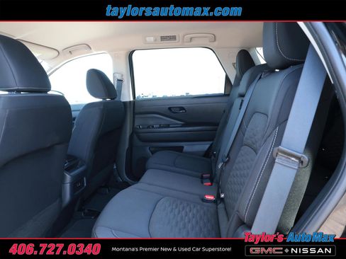 Used 2024 Nissan Pathfinder S image 6