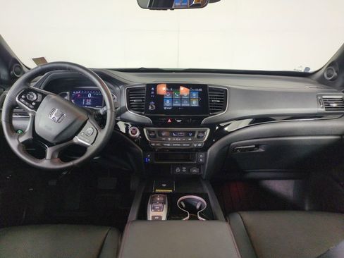 Certified 2024 Honda Passport Black Edition image 16