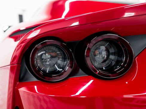 Used 2018 Ferrari 812 Superfast RWD image 35