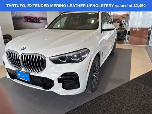 Used 2022 BMW X5 xDrive40i w/ M Sport Package image 3