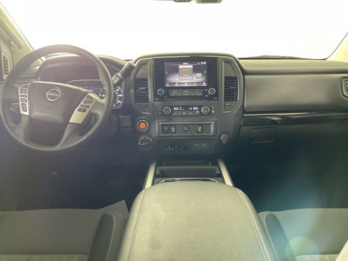 Used 2024 Nissan Titan SV w/ SV Convenience Package image 16