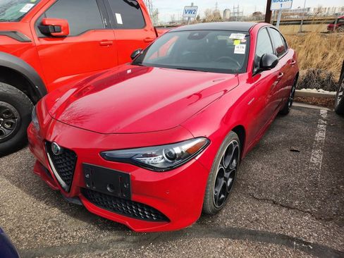 Used 2023 Alfa Romeo Giulia Veloce image 2