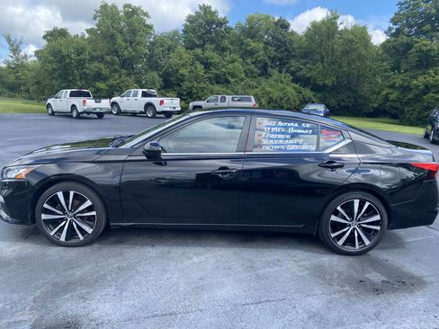 Used 2022 Nissan Altima 2.5 SR FWD image 2