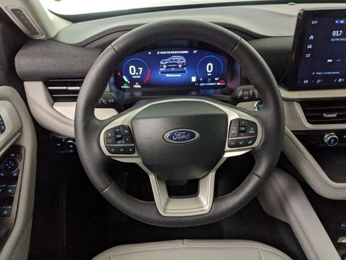 New 2025 Ford Explorer Active w/ Active Comfort Package image 16
