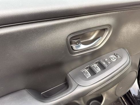 Used 2023 Honda HR-V EX-L image 10