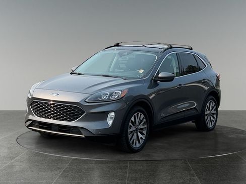 Used 2021 Ford Escape Titanium AWD/4WD image 3