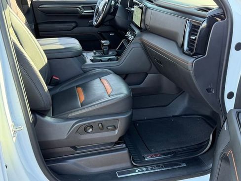Used 2024 GMC Sierra 1500 AT4 w/ Technology Package AWD/4WD image 26