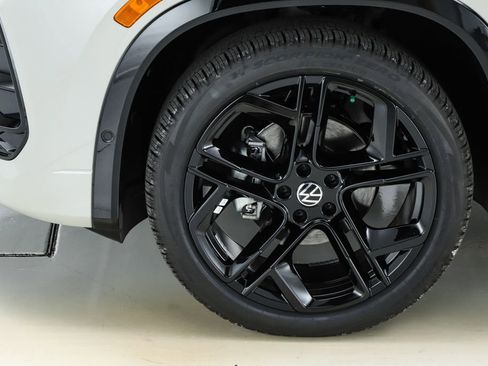 New 2026 Volkswagen Tiguan SE R-Line image 5