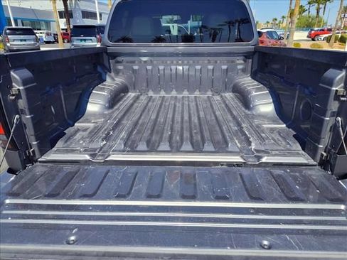 Used 2022 Nissan Frontier SV w/ Technology Package AWD/4WD image 13