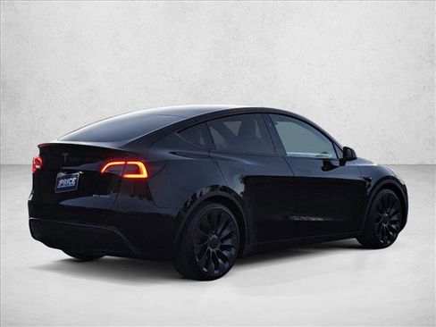 Used 2025 Tesla Model Y Performance image 5