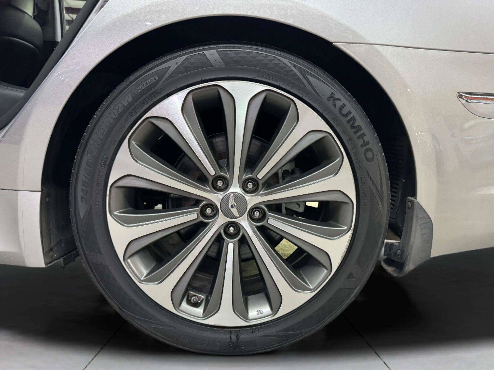 Used 2013 Hyundai Genesis 5.0 R-Spec RWD image 41