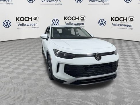 New 2026 Volkswagen Tiguan SE image 3