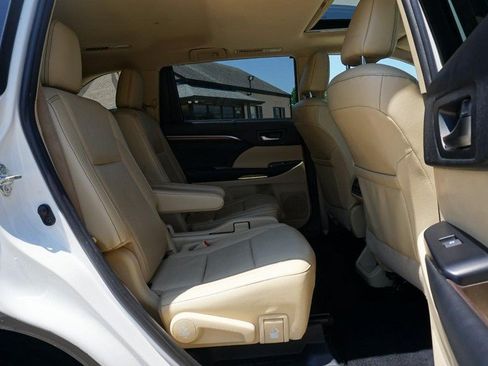 Used 2019 Toyota Highlander Limited AWD/4WD image 29