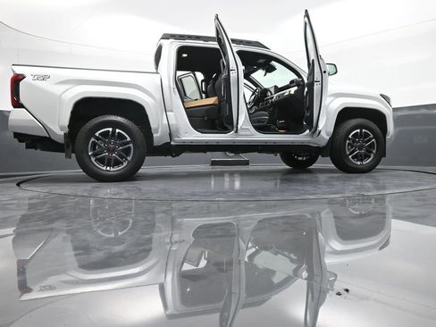New 2024 Toyota Tacoma TRD Sport w/ TRD Sport Upgrade Package AWD/4WD image 45