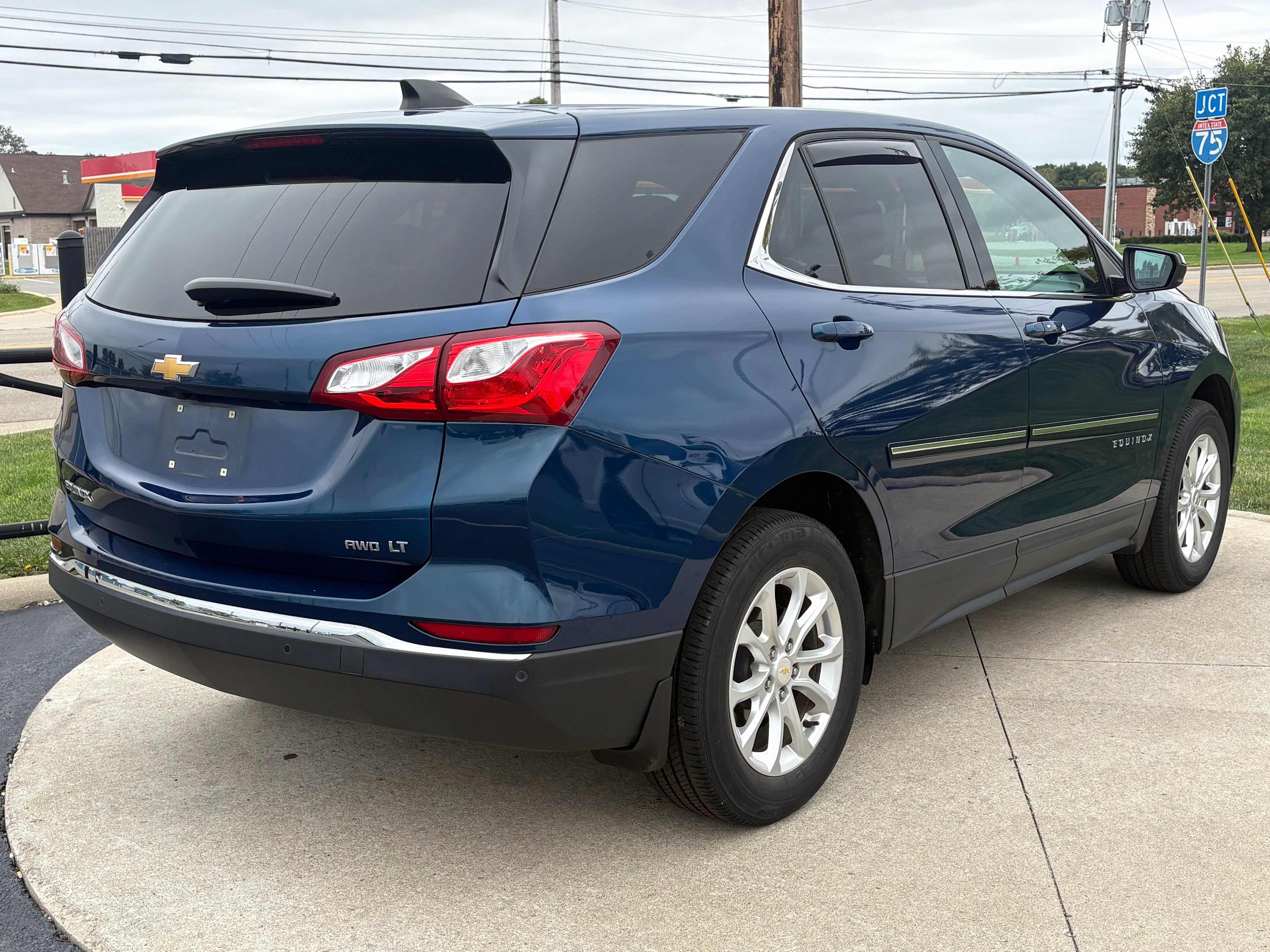Used 2020 Chevrolet Equinox LT w/ Driver Convenience Package AWD/4WD image 7