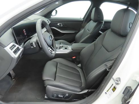 New 2026 BMW 330i Sedan w/ M Sport Package image 19