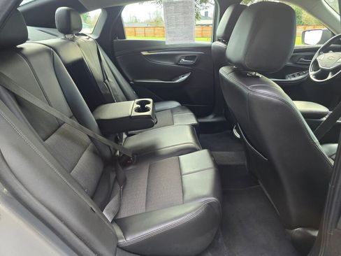 Used 2017 Chevrolet Impala LT image 19