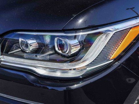 Used 2023 Lincoln Navigator Reserve image 29