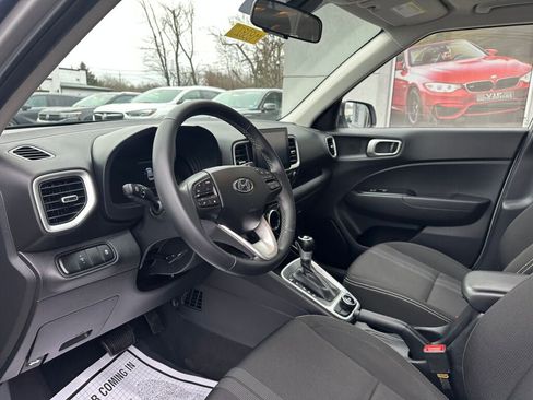 Used 2023 Hyundai Venue SEL w/ Cargo Package image 10