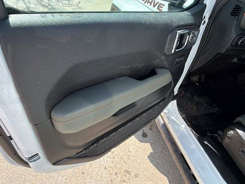 New 2026 Jeep Gladiator Mojave image 14