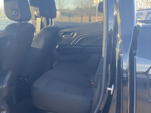 Used 2024 Chevrolet Colorado W/T image 8