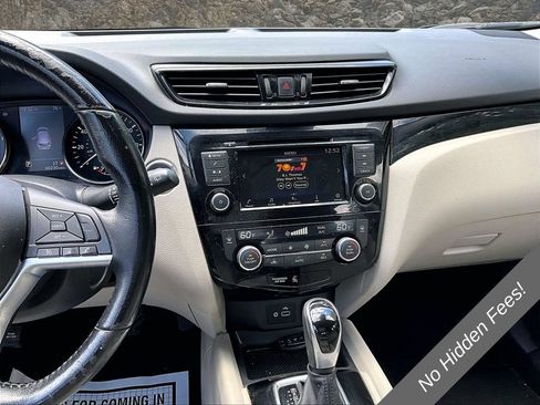 Used 2021 Nissan Rogue Sport SV AWD/4WD image 5
