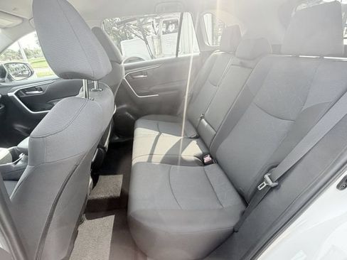 Used 2025 Toyota RAV4 XLE FWD image 28
