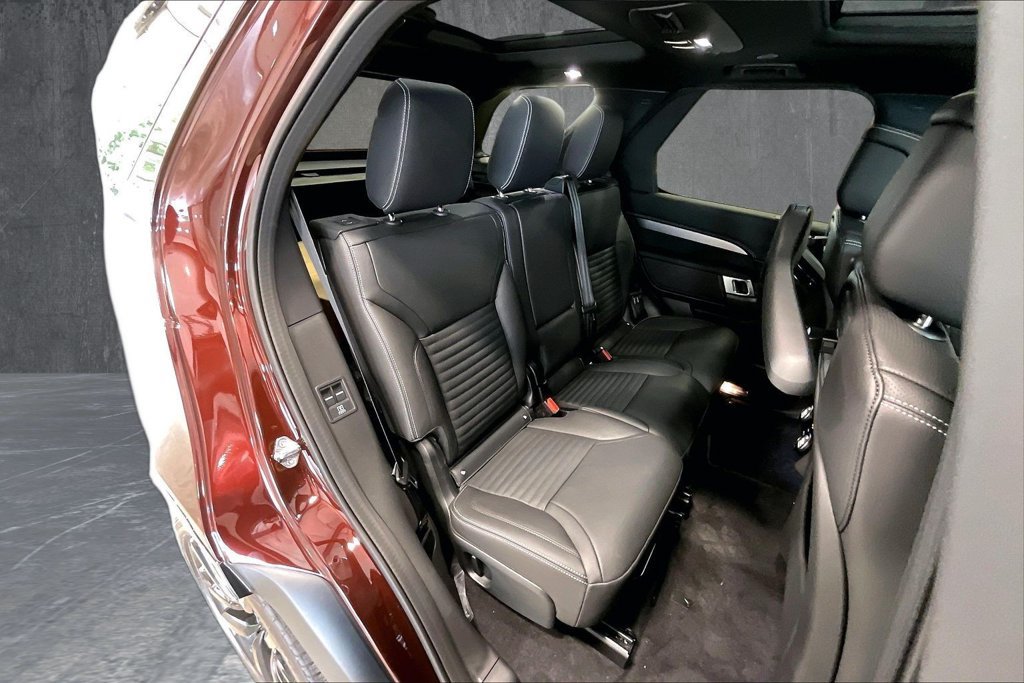 New 2026 Land Rover Discovery Limited Edition AWD/4WD image 11