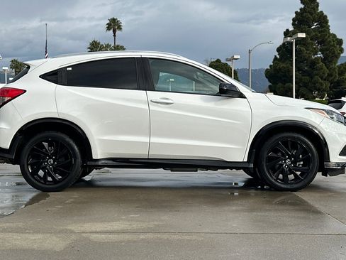 Used 2022 Honda HR-V Sport image 3