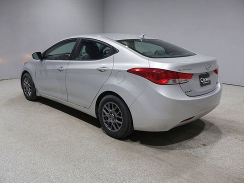 Used 2012 Hyundai Elantra Limited w/ Technology Pkg 5 FWD image 4