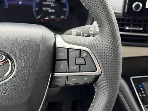 New 2026 Toyota Sienna Limited AWD/4WD image 9
