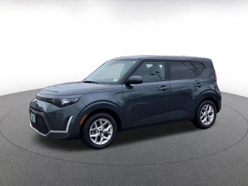 Used 2025 Kia Soul LX w/ LX Technology Package image 8