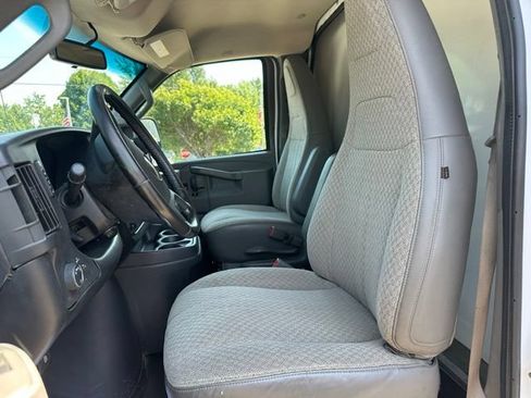 Used 2020 Chevrolet Express 3500 w/ Power Convenience Package RWD image 18