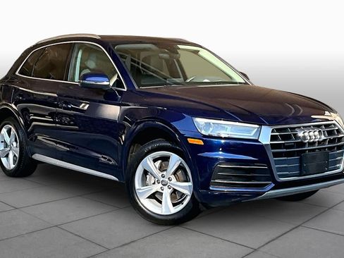 Used 2020 Audi Q5 2.0T Premium w/ Convenience Package AWD/4WD image 3