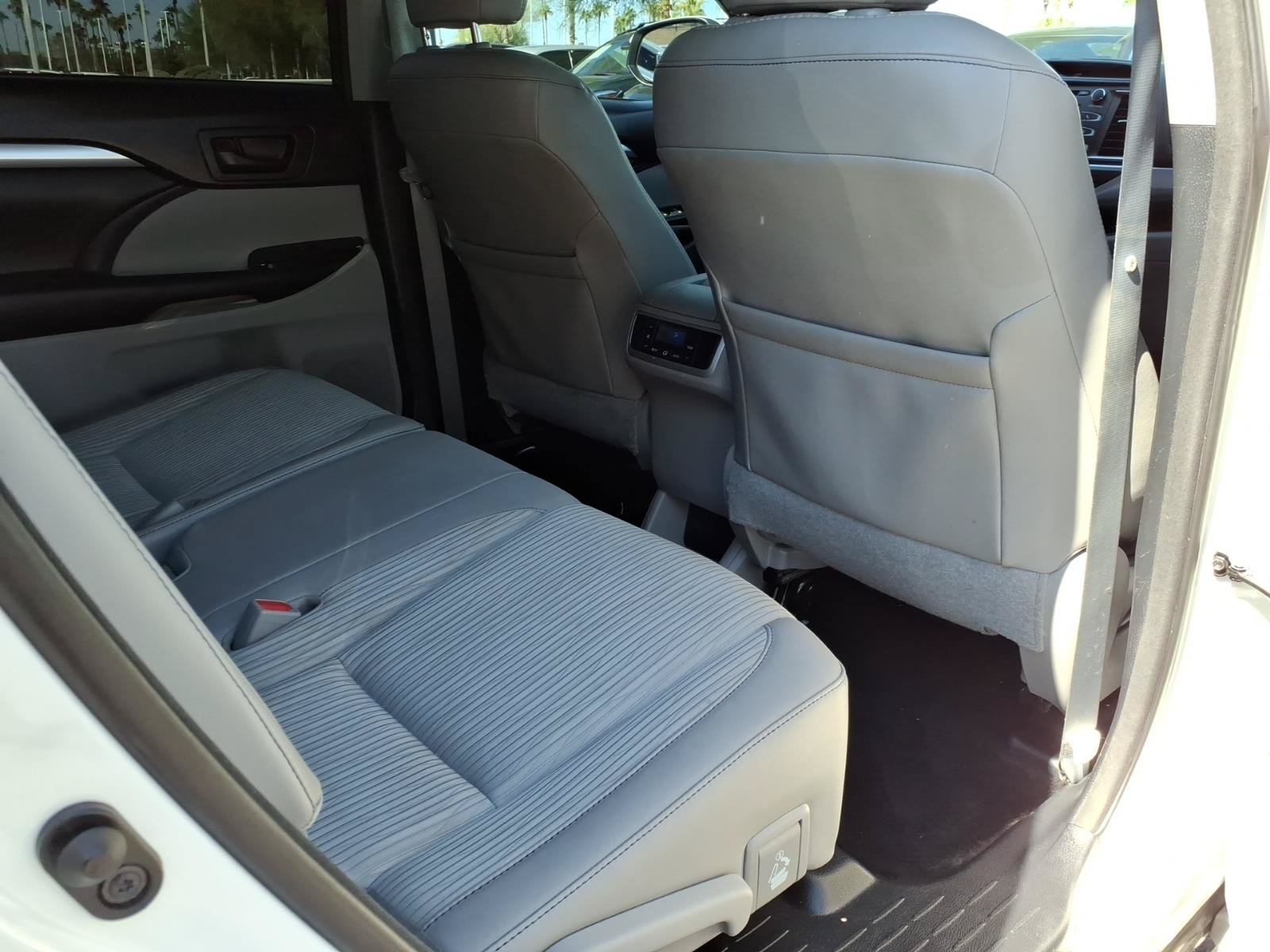 Used 2015 Toyota Highlander Plus AWD/4WD image 13