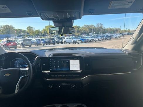 Used 2024 Chevrolet Silverado 1500 LT AWD/4WD image 23
