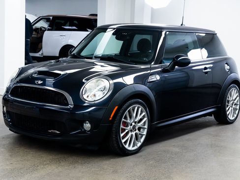 Used 2009 MINI Cooper John Cooper Works image 3