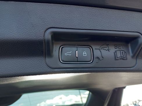 Used 2025 Ford Explorer ST-Line w/ ST-Line Street Pack AWD/4WD image 13