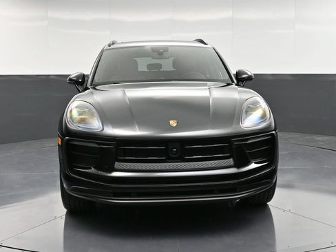 Certified 2026 Porsche Macan AWD/4WD image 11