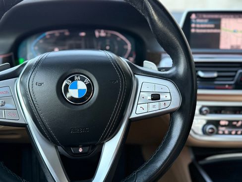 Used 2022 BMW 740i RWD image 31